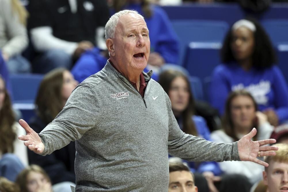 Bellarmine coach Scott Davenport.jpeg
